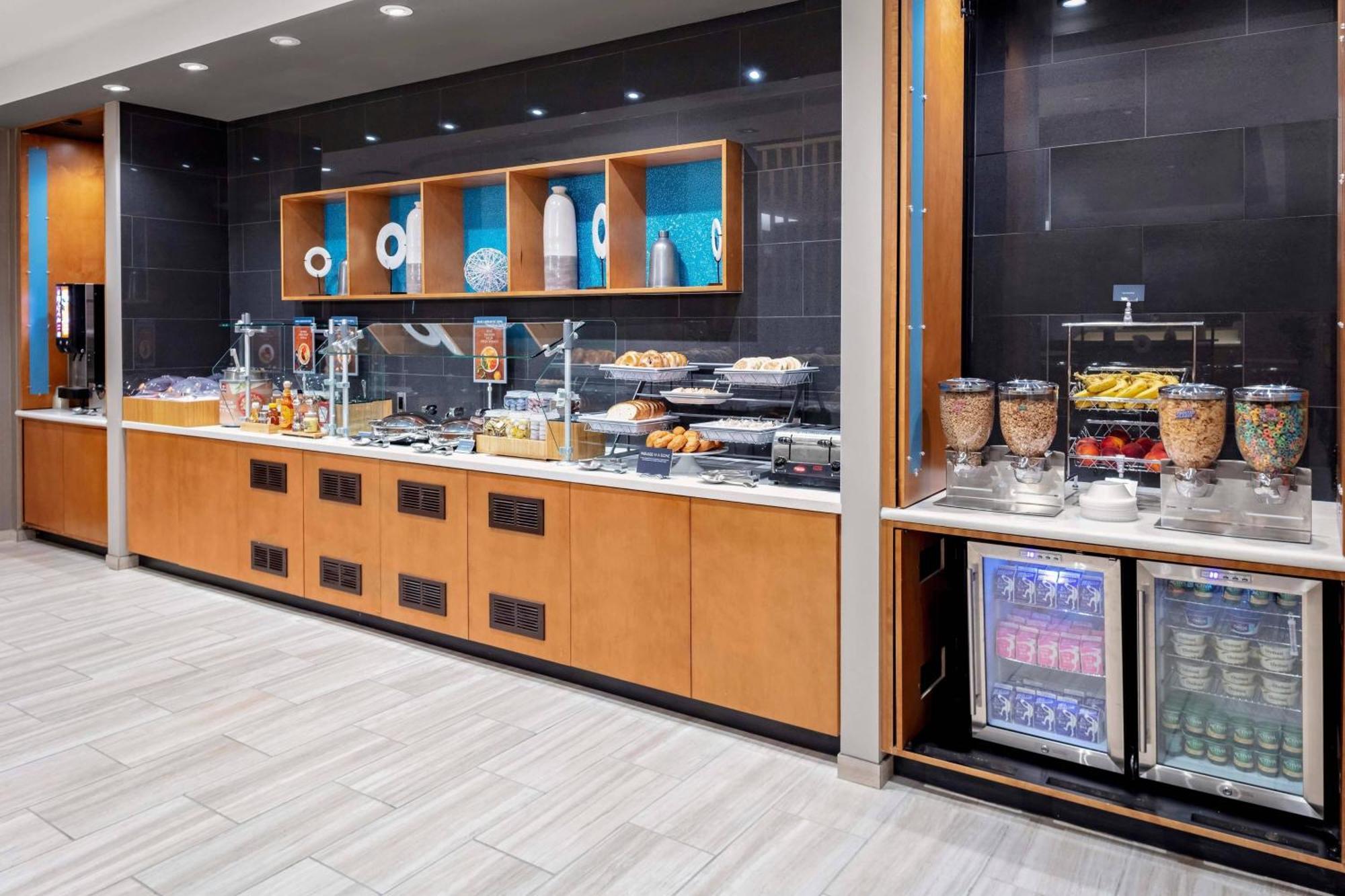 Springhill By Marriott Kansas Plaza