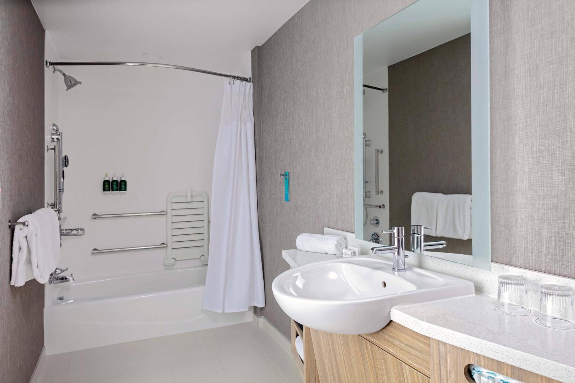 Springhill By Marriott Kansas Plaza 3*