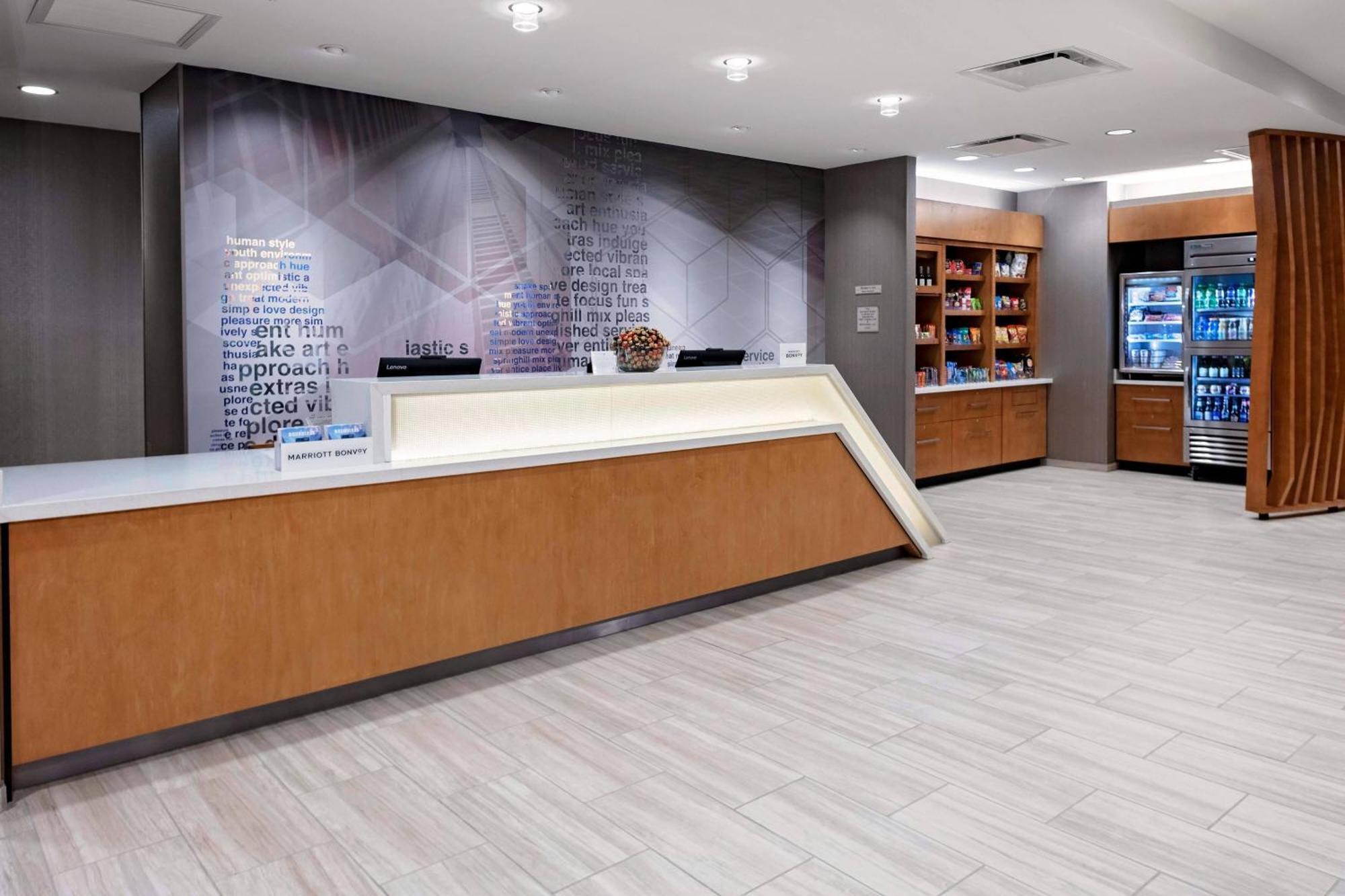 Springhill By Marriott Kansas Plaza