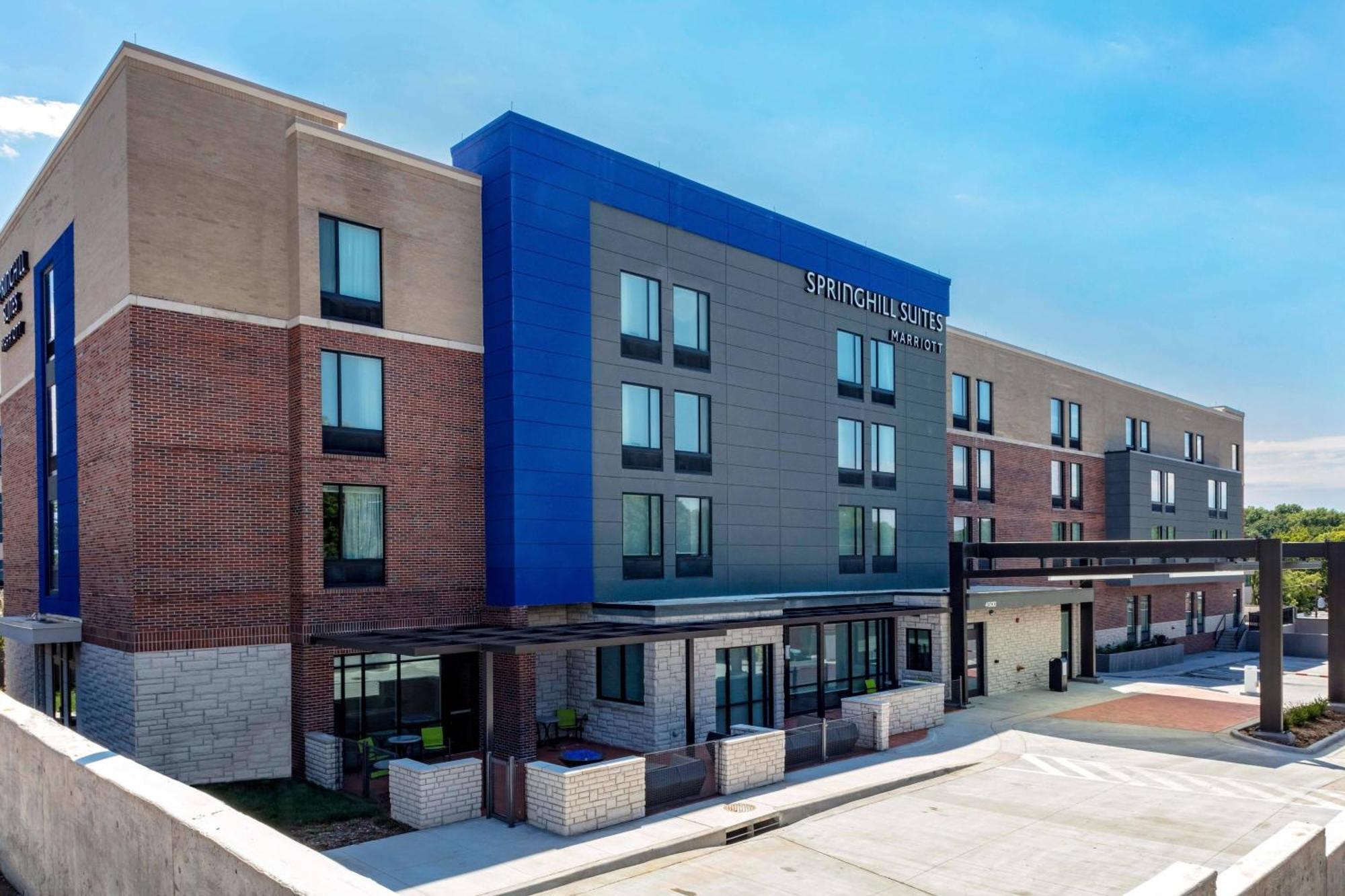 Springhill By Marriott Kansas Plaza 3*